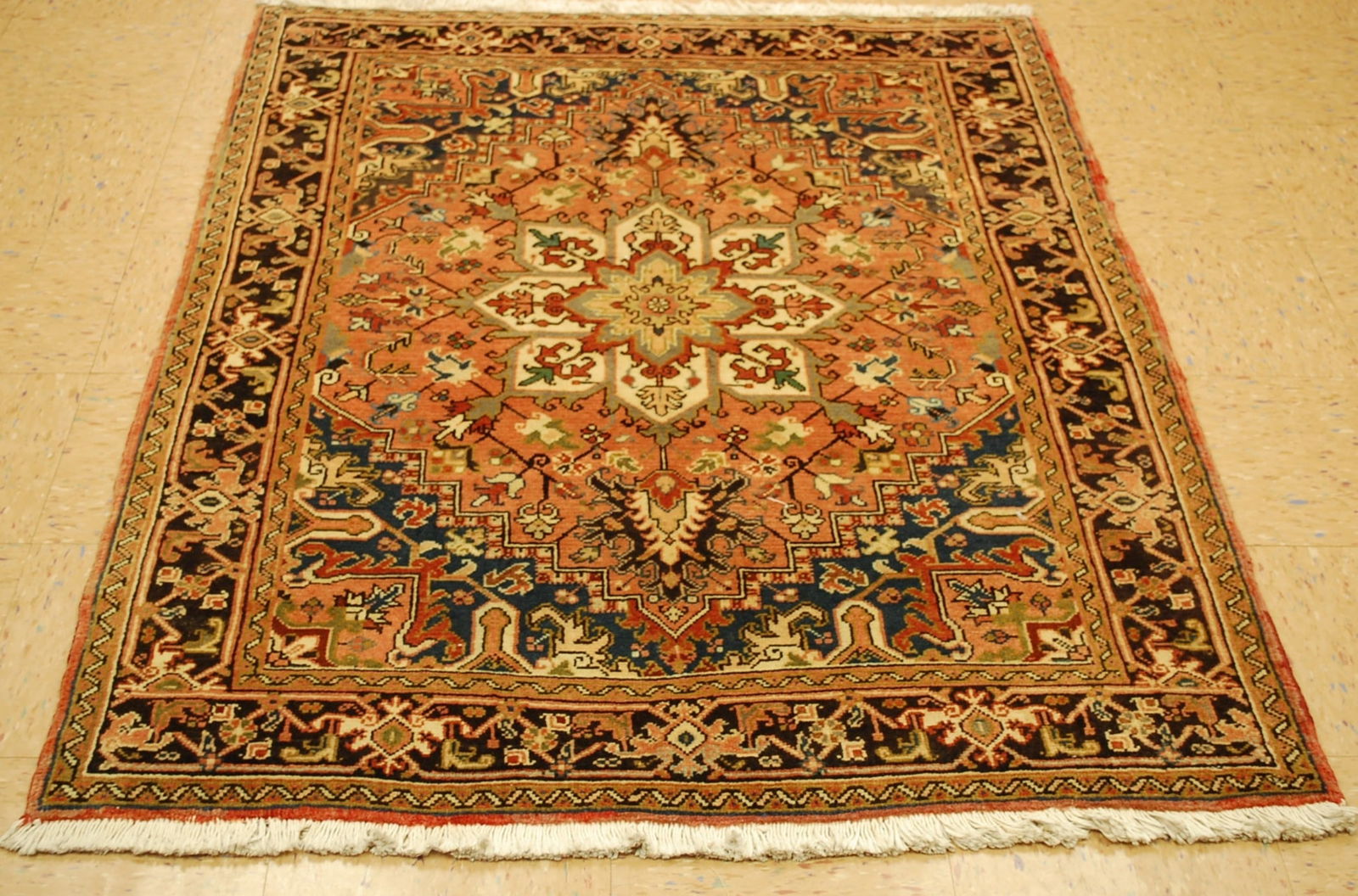 PERSIAN HERIZ RUG 4x5.4 (1 of 10)