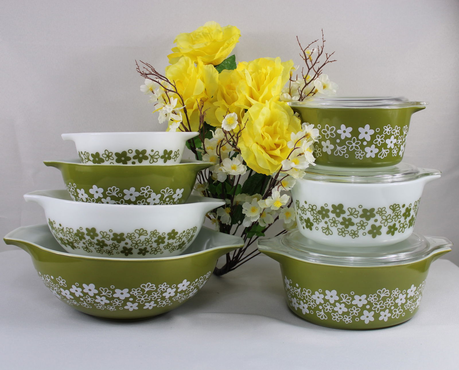 Vintage Pyrex Spring Blossom Green Nesting Mixing Bowl Set and Casserole Dishes With Lids (1 of 1)