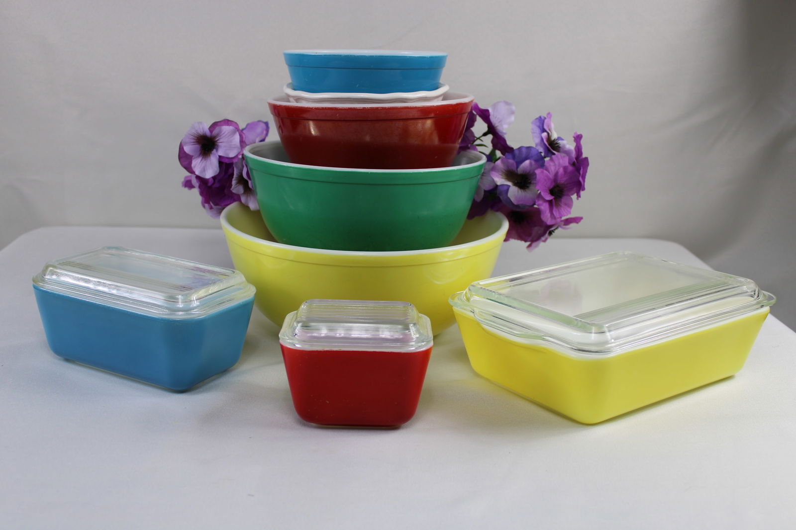 Vintage Pyrex 4-Piece Nesting Mixing Bowls to Include Additional Containers (1 of 1)