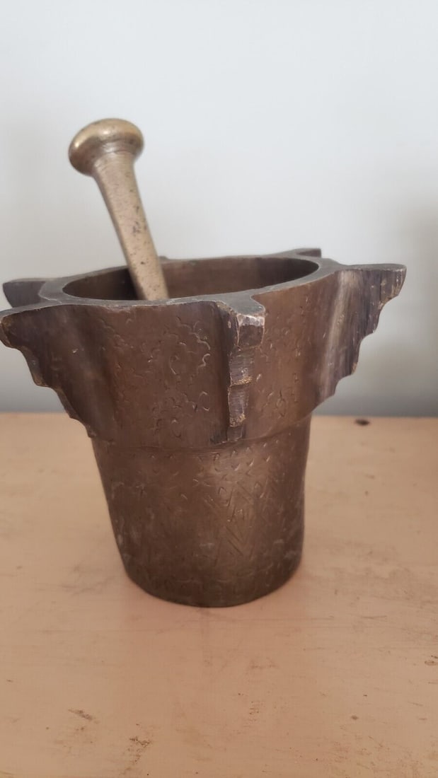 17th 18th century mortar and pestle brass 5": Amazing look to this piece . Approximately 5" tall . Shipping includes insurance. Shipping: Domestic: Flat-rate of $30.00 to anywhere within the contiguous U.S. International: Foreign shipping rates a