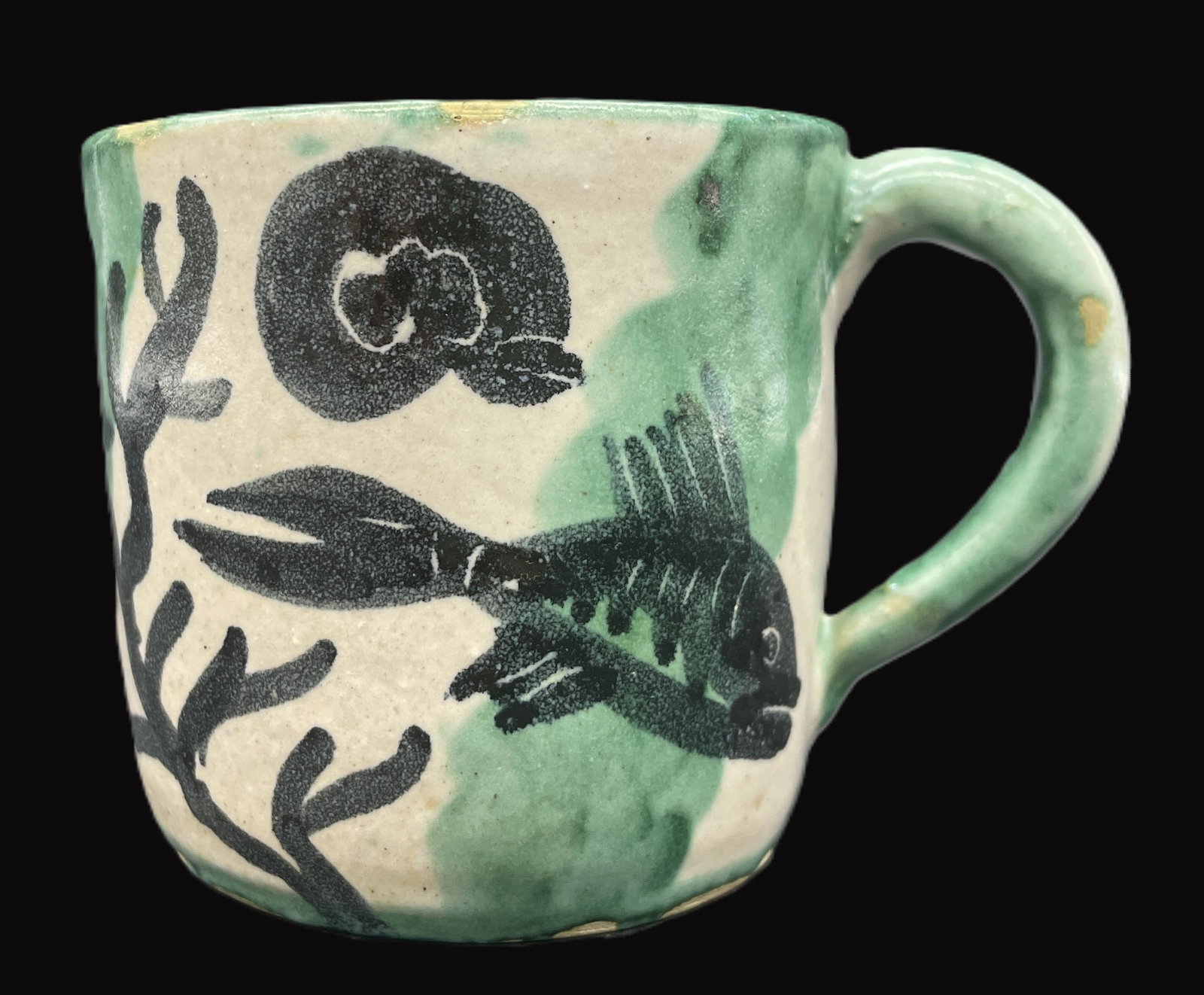 ITALIAN MAJOLICA MUG - C.A.S. VIETRI - FISH NAUTICAL: Title: ITALIAN MAJOLICA MUG - C.A.S. VIETRI - FISH NAUTICAL Date/Period: unknown Dimension: APPROX 4 X 3 X 3 Material: CERAMIC Additional Information: ITALIAN MAJOLICA MUG - C.A.S. VIETRI - FISH NAUTI