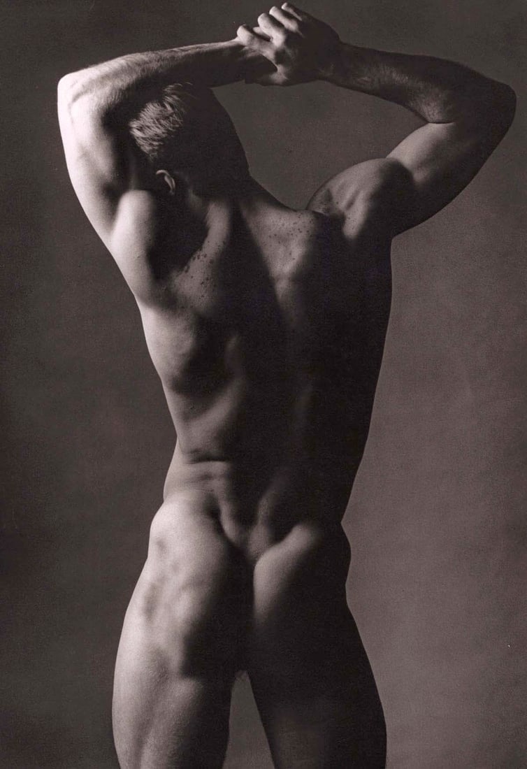 KEN HAAK - Male Figure,1983: Artist: KEN HAAK Print Title: Male Figure,1983 Medium: Tri-tone Photo-lithographs (Limited edition of 5000) Printed in the 1980’s, in the US Image size (inches) approx 10 x 7” Ken Haak(192