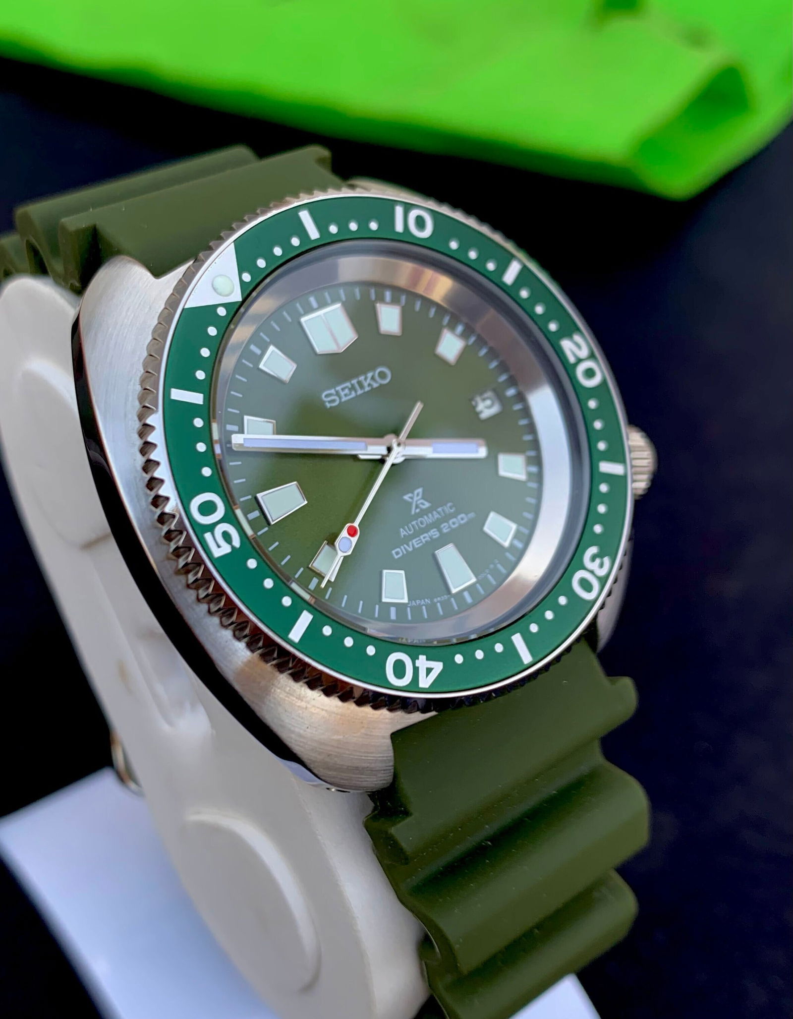 Seiko Sports Automatic Diver's 200m 6R35-00W0 With Date (1 of 9)