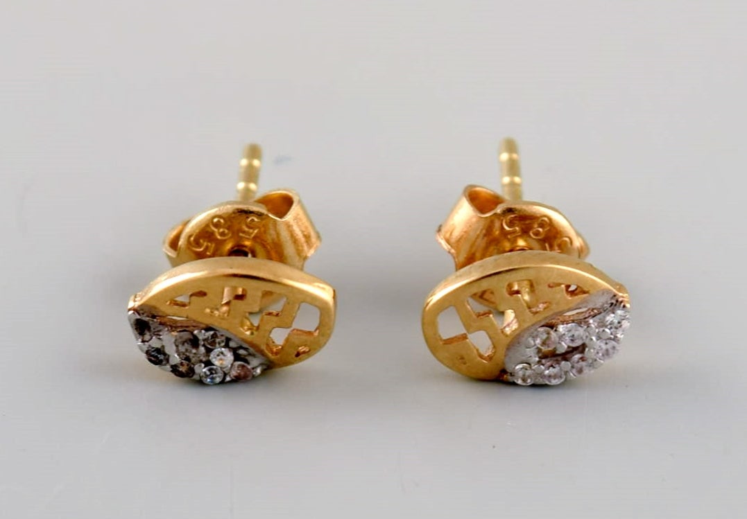 Danish jeweler. A pair of ear studs in 14 carat gold adorned with bright diamonds. Late 20th (1 of 6)