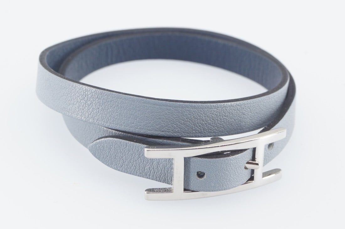 Hermes Bracelet - Behapi Double Tour (Blue/Dark Blue/Palladium) - As New: Title: Hermes Bracelet - Behapi Double Tour (Blue/Dark Blue/Palladium) - As New Materials: Leather Size: M Description: Specifications Brand: HermÃ¨sÂ® Object type: Bracelet Model: Behapi Double T