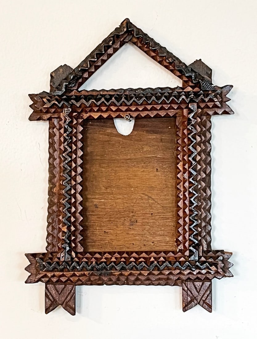 Tramp Art Apex Top Frame (1 of 2)