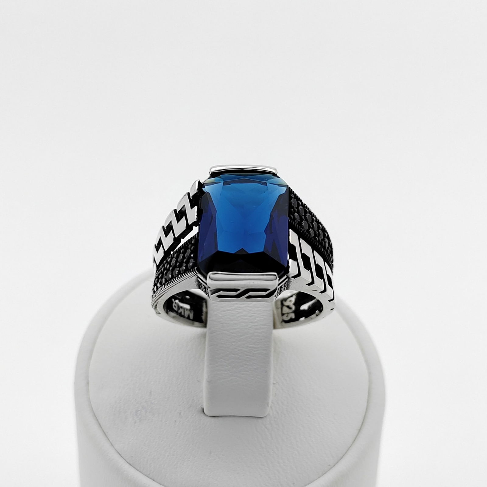 925 Silver Men's Ring with Blue and Black Zircons (1 of 8)