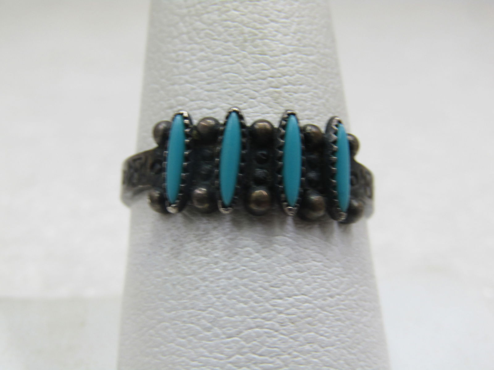 Vintage Sterling Southwestern Turquoise Petit Point Rnig, Sz. 9.5 (1 of 8)