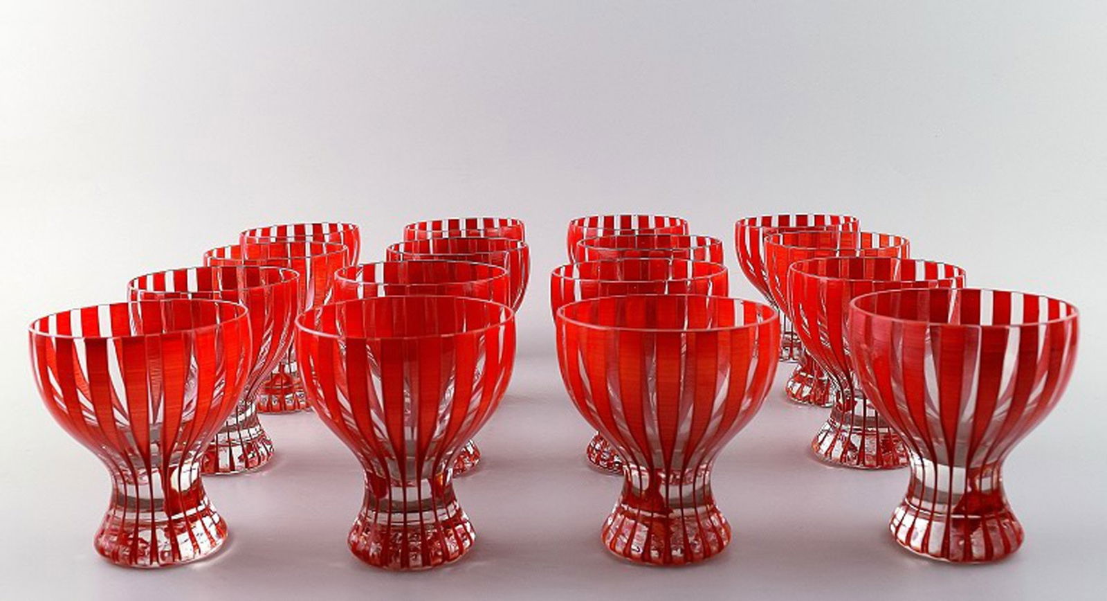 16 cocktail glass "Strict", Bengt Orup, Johansfors. 1950s.: 16 cocktail glass "Strict", Bengt Orup, Johansfors. 1950s. Measures 6.5 cm. x 7.5 cm. In perfect condition. Reserve: $1,050.00 Shipping: Domestic: Shipping rates are determined by destination Internat