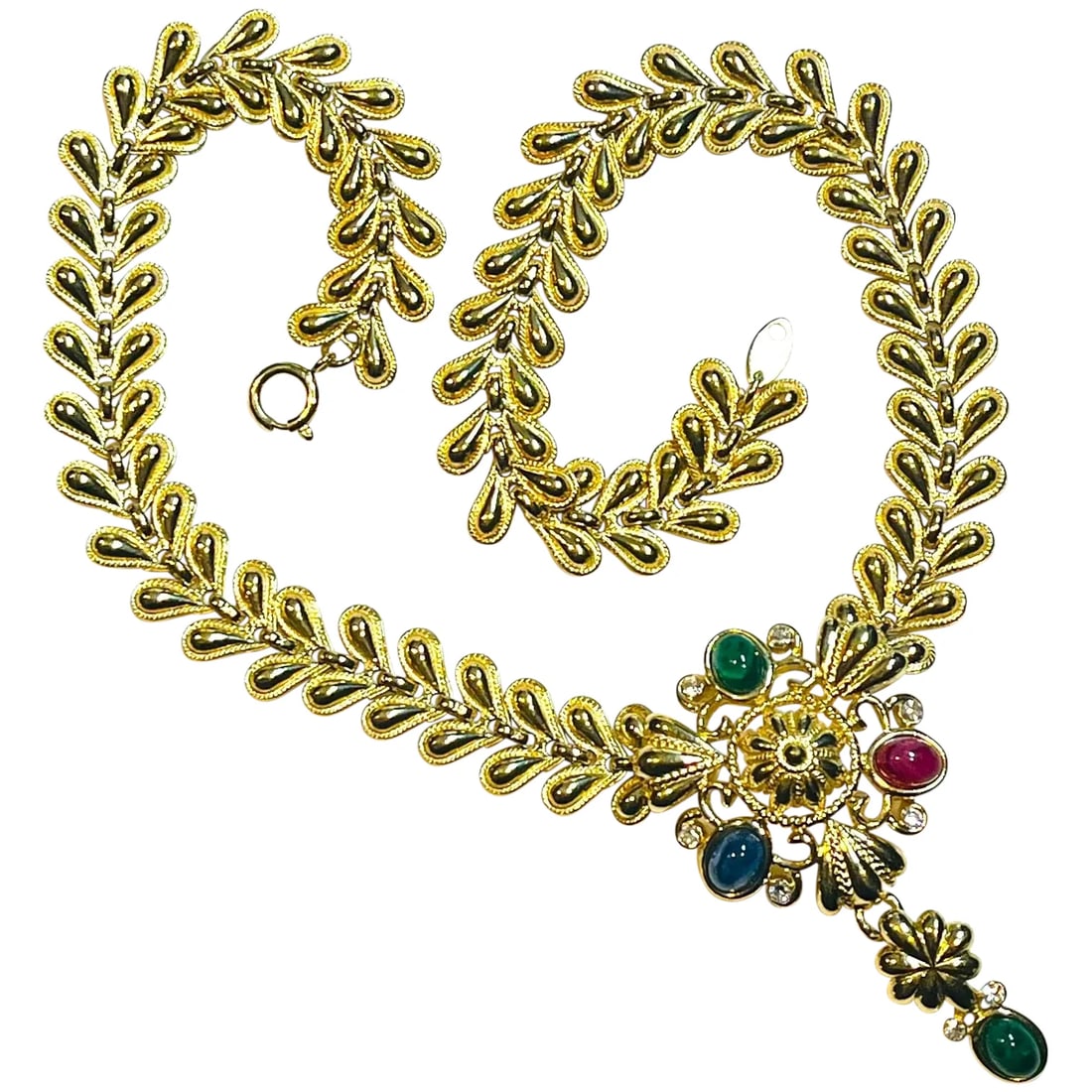 Vintage Crown Trifari Jewels of India Necklace: Title: Vintage Crown Trifari Jewels of India Necklace Description: Vintage Crown Trifari Jewels of India Necklace. 17 inches Date/Period:Vintage Materials: Costume Jewelry Dimensions: 17inches Reserve