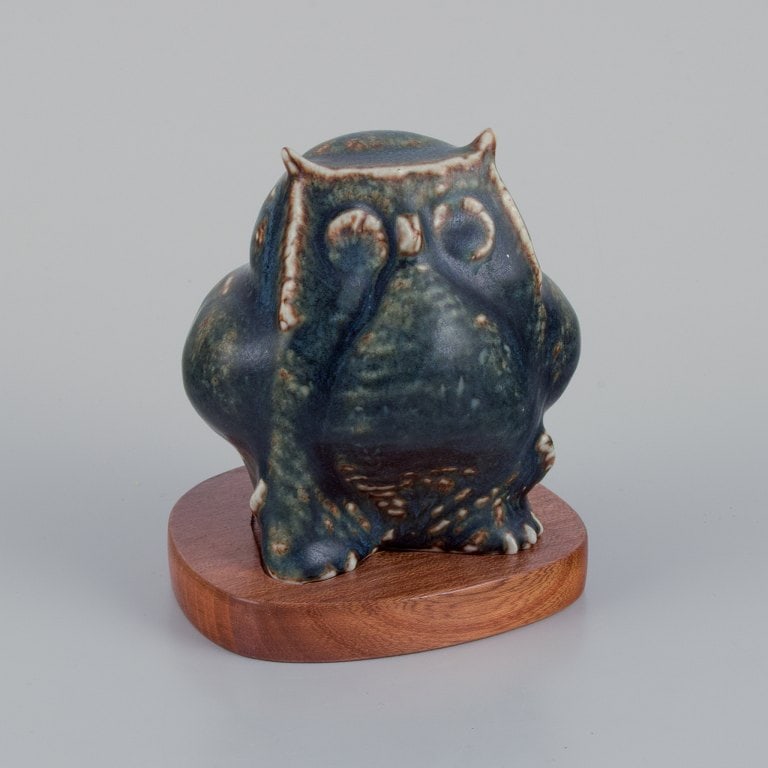 Carl Harry Stålhane (1920-1990) for Rörstrand. Ceramic figure of an owl with glaze in blue (1 of 7)