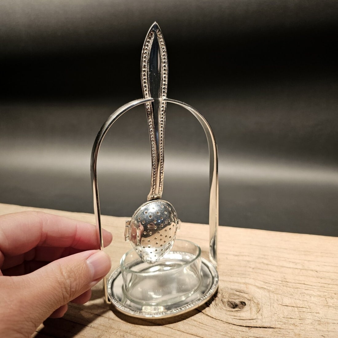 7" Silver-Plated Loose Tea Strainer Spoon and Holder w Glass Drip Cup (1 of 16)