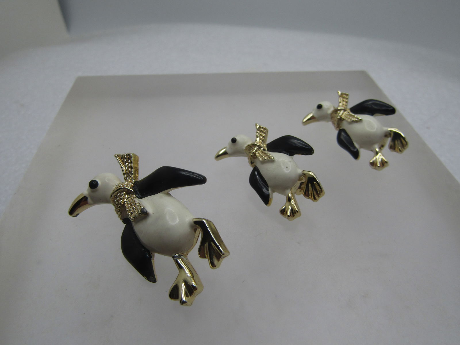 Vintage Gerry's Penquin Brooch Set of Three, Enameled, 1960's (1 of 5)
