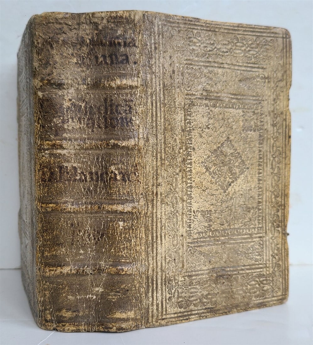1699 MEDICAL TREATISE in GERMAN antique BLIND TOOLED PIGSKIN BINDING illustrated: Cartesianische Academie, oder Grund-Lere derArzney-Kunst. ( Cartesian Academy, or Fundamentals of the Art of Medicine.) Leipzig, Fritsch, 1699 With 6 copper plates. 4 sheets, 787 pages, 26 sheets Boun