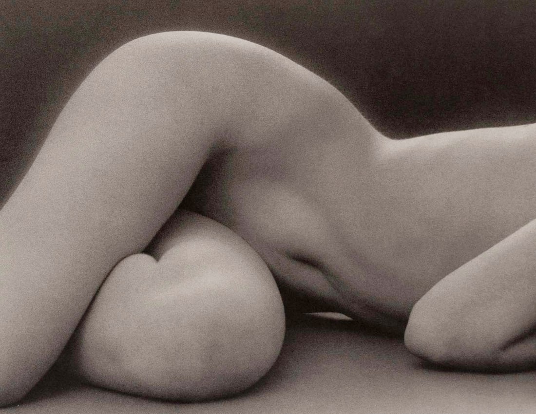 RUTH BERNHARD - Hips Horizontal, 1975: Artist: RUTH BERNHARD Print Title: Hips Horizontal, 1975 Medium: Duotone Photoengraving Printed in USA in 1990’s Image Size approx: 7 x 9” Ruth Bernhard (1905 – 2006), was a legendar