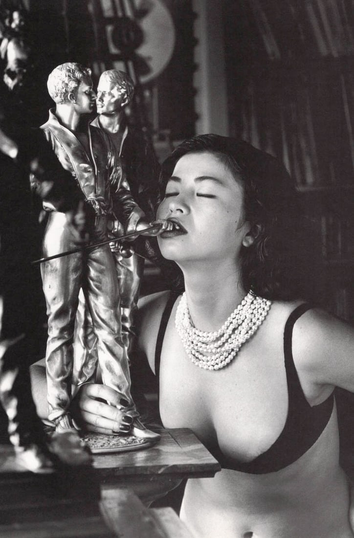 HELMUT NEWTON - Eri Ishida (1 of 1)