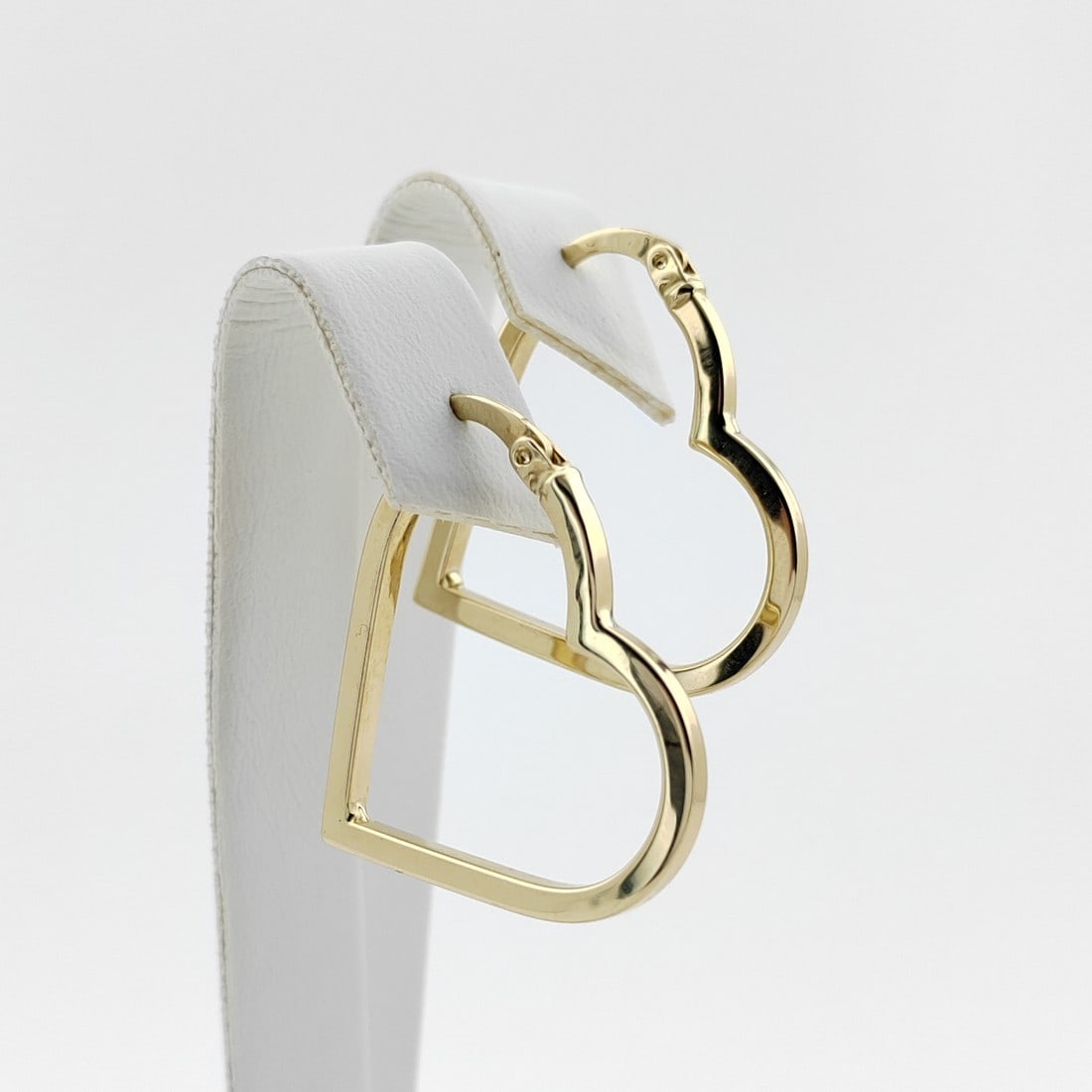 14K 585 Yellow Gold Hearth Earrings,Women Earrings: Title: 14K 585 Yellow Gold Hearth Earrings,Women Earrings Description: 14K 585 Yellow Gold Hearth Earrings,Women Earrings Condition:New -Weight:2.27g -Length:1.06 inch (27mm) With Gift Box Express Shi