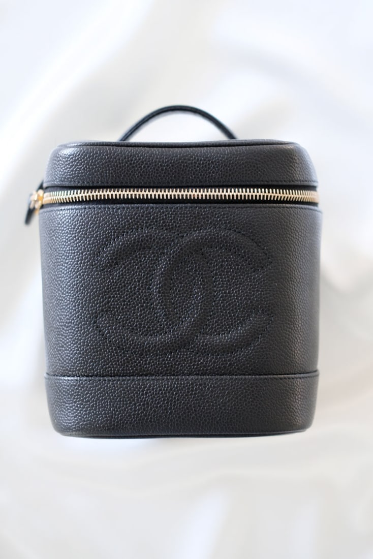 Rare CHANEL CC Timeless Caviar Vanity Case (1 of 7)