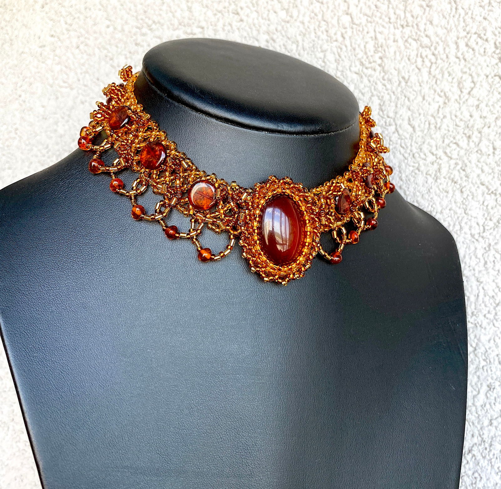Alluring Amber Cleopatra necklace (1 of 8)