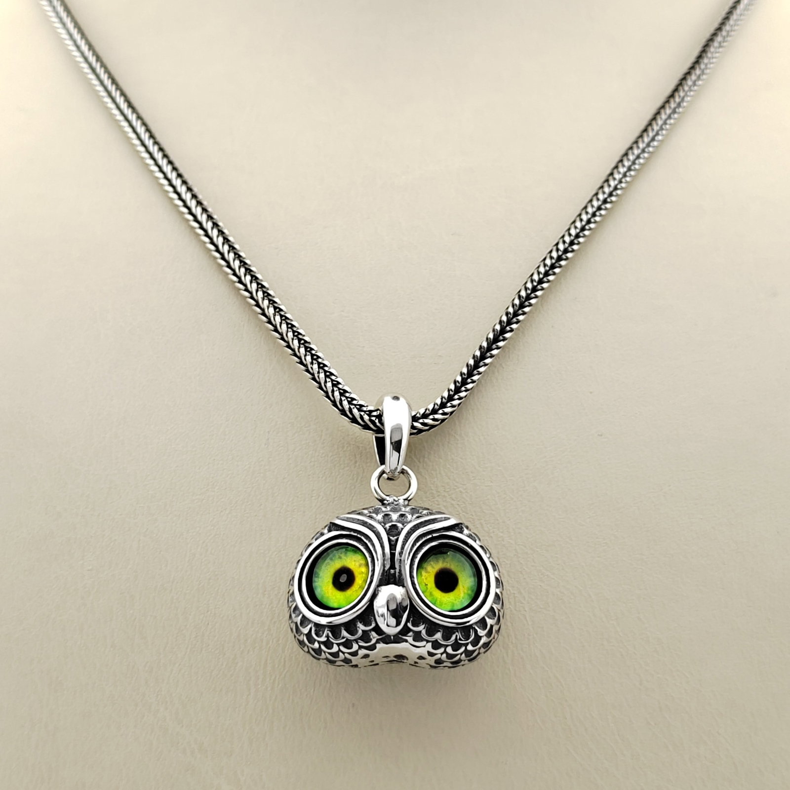 925 Silver Chain with Owl Pendant: Title: 925 Silver Chain with Owl Pendant Description: 925 Silver Chain with Owl Pendant -Total Weight:18g -Size: Chain Size: 23.62 in(60cm). Pendant Size:0.74x0.98 in (19x25mm) (Bail included). With G