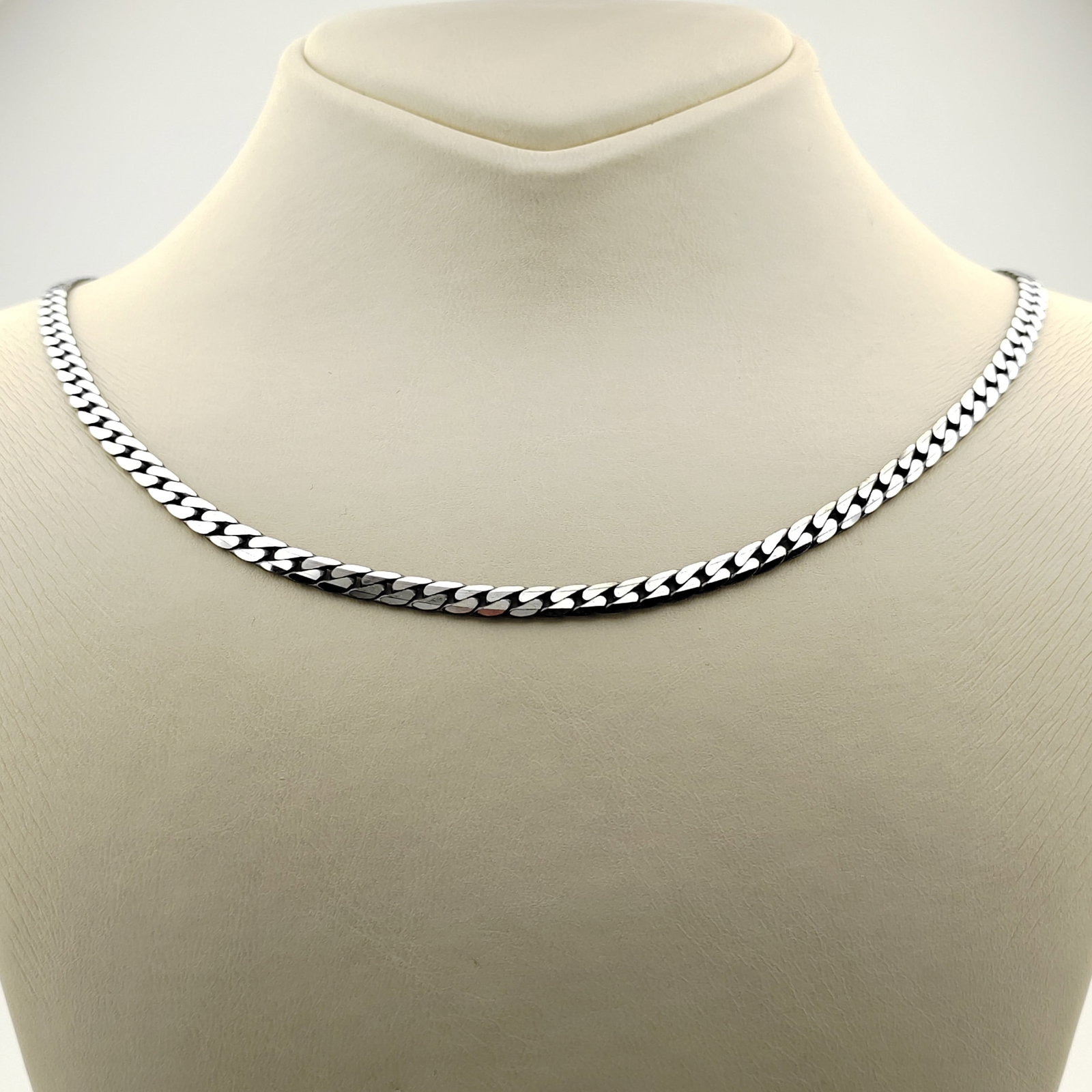 925 Silver Miami Cuban Link Chain,Gourmette Men Necklace.: Title: 925 Silver Miami Cuban Link Chain,Gourmette Men Necklace. Description: 925 Sterling Silver Miami Cuban Link Chain,Gourmette Men Necklace Size:23.22 in(59cm) Weight:19g With Gift Box Express Shi