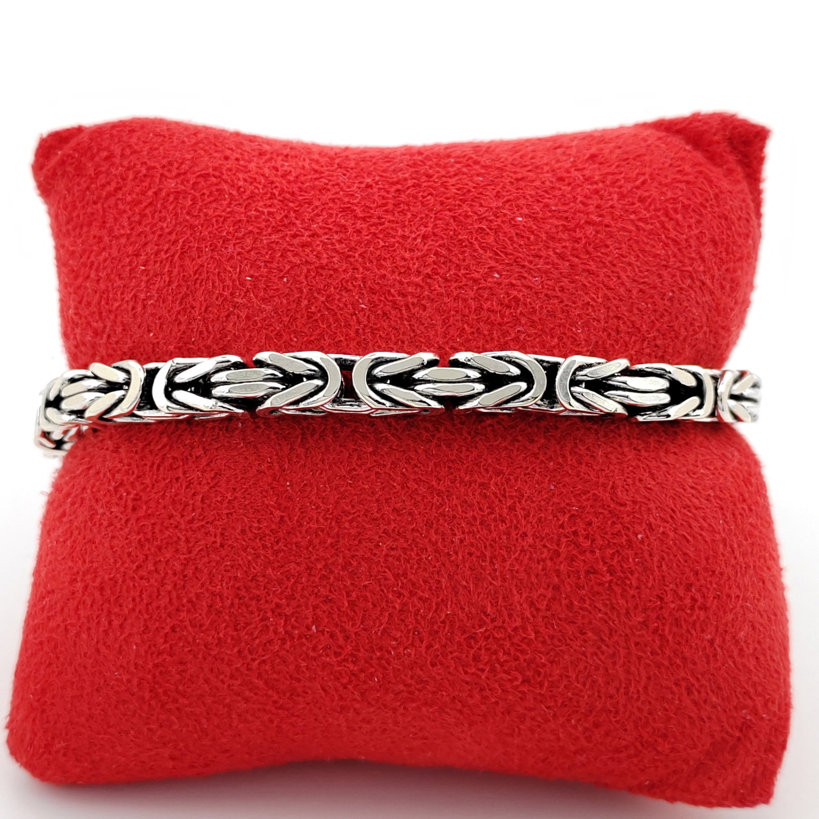 925 Silver Byzanthine King's Men Bracelet: Title: 925 Silver Byzanthine King's Men Bracelet Description: 925 Sterling Silver Square Bracelet -Condition:New -Weight and Size:36g/8.26 in(21cm) Byzantine King's Chain, Koningsketen, K?nigs Kette,L