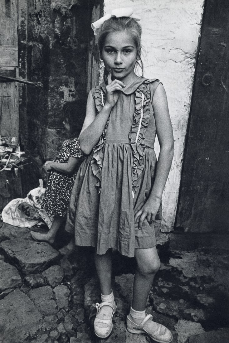 MARY ELLEN MARK - Beautiful Emine posing, Turkey 1965 (1 of 1)
