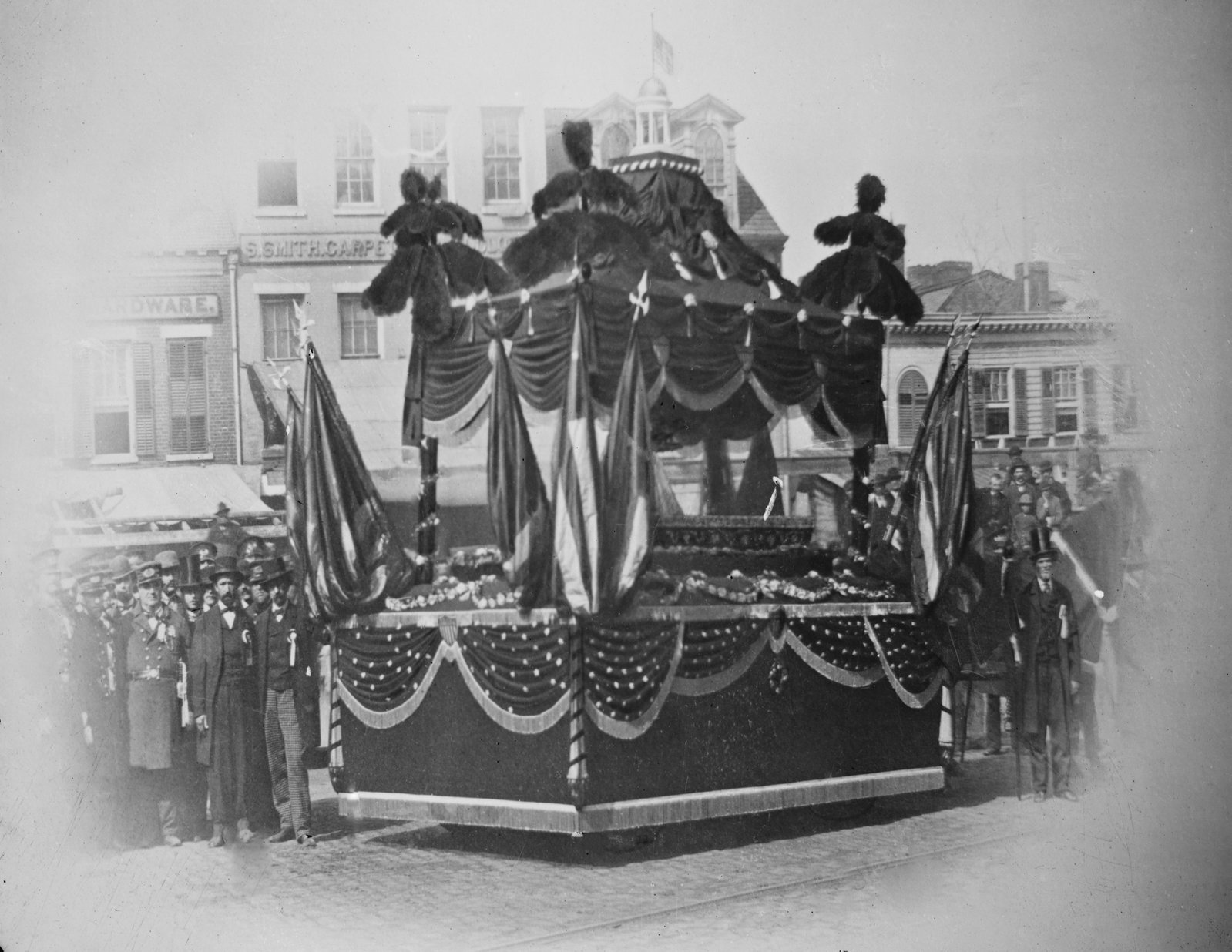 PRESIDENT LINCOLNS FUNERAL: Title: PRESIDENT LINCOLNS FUNERAL Artist/Source: ALEXANDER GARDNER Original Date: 1865 Dimensions: 8X10 Description: || UNITED STATES SHIPPING ONLY!|| This lot is a Dye Based Photolithograph, and is a