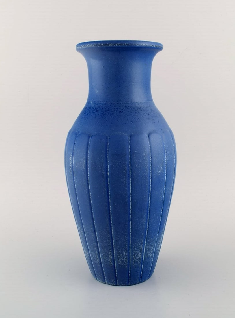 Gunnar Nylund for Rörstrand. Large vase in glazed ceramics. Beautiful glaze in shades of blue. (1 of 7)