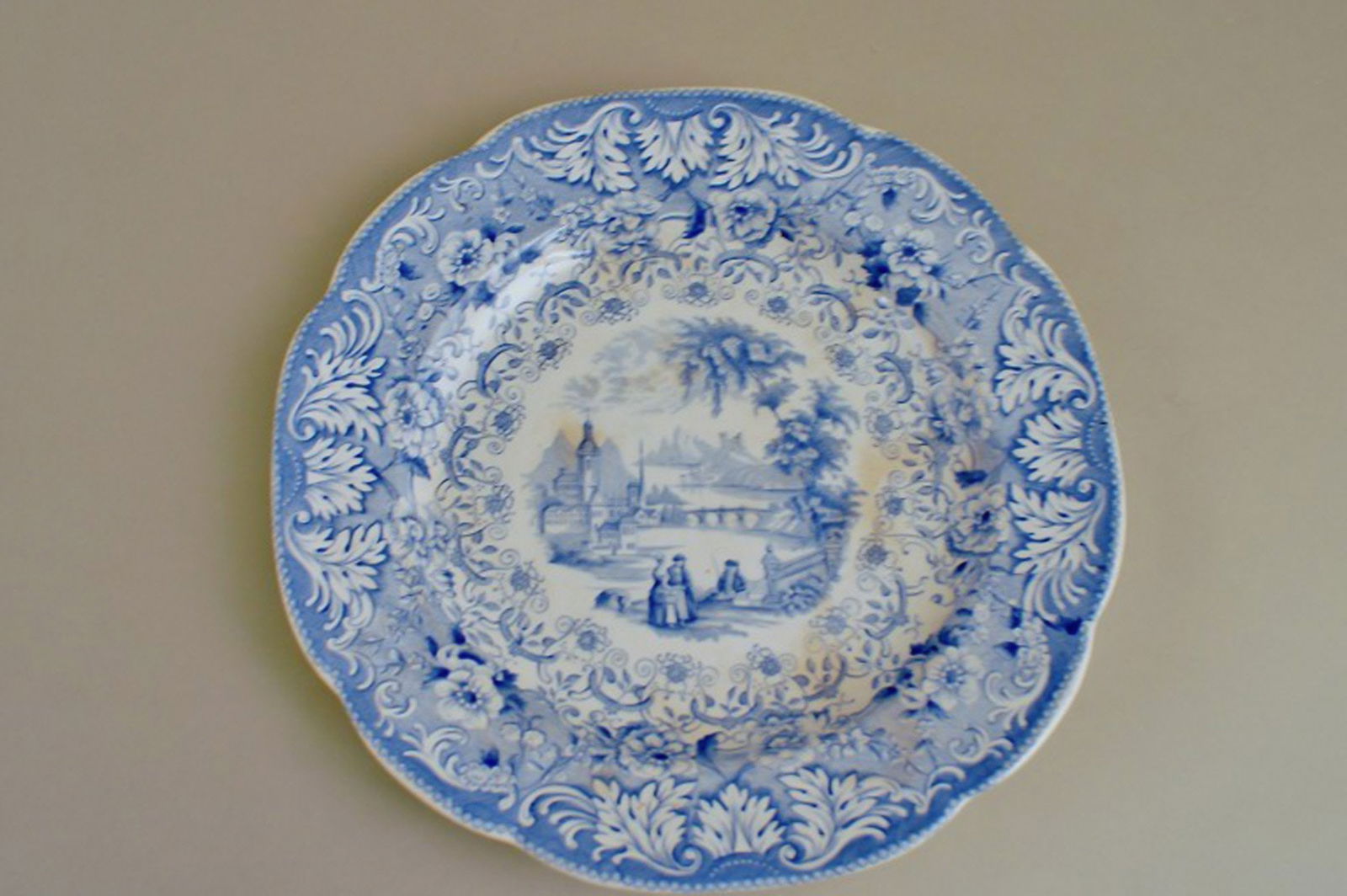 Rörstrand, "Dacka", before 1860, earthenware plate.: Rörstrand, "Dacka", before 1860, earthenware plate. Good condition, some discoloration. 24.5 cm. in diameter. Provenance: Flensburg's collection. Reserve: $49.00 Shipping: Domestic: Shipping rate