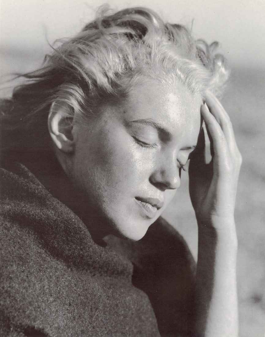 ANDRE DE DIENES - Marilyn Monroe: Artist: Andre De Dienes Title: Marilyn Monroe Medium: Photo Litho, 1985, USA Dimensions: 9.6x12.2" Description: Heat Wax Mounted on 12x16" Conservation Board Artist Bio: Andre De Dienes was a Hungaria