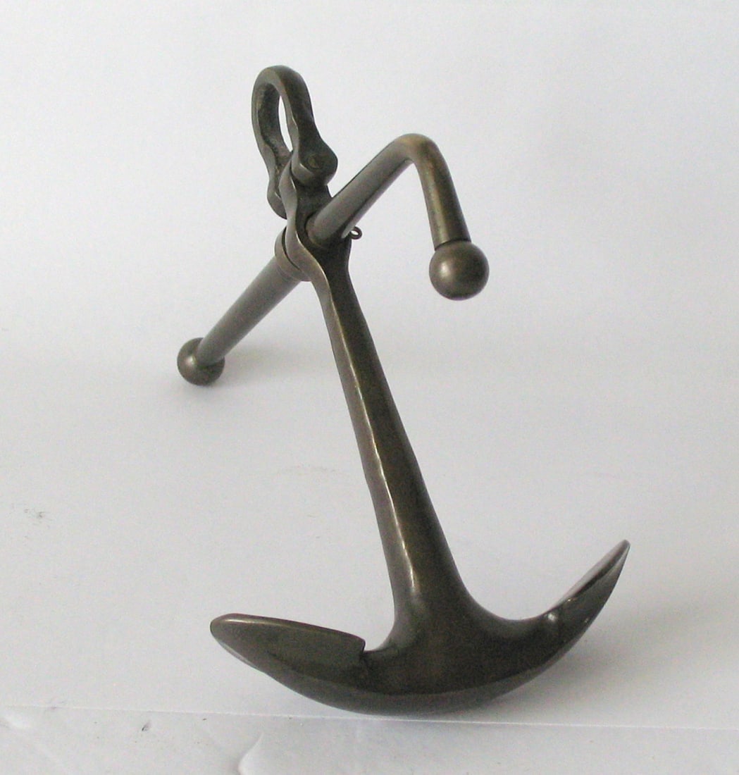 Vintage cast metal anchor paper weight. (1 of 3)