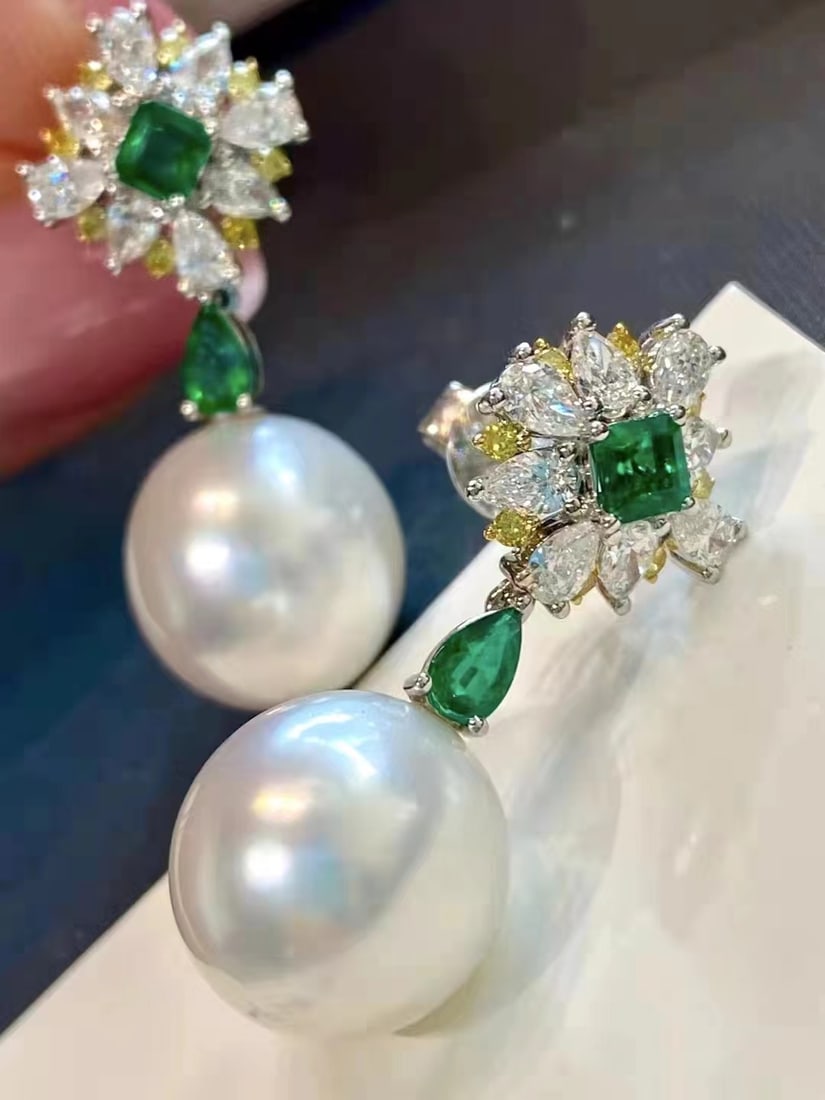 S925 sterling silver pearl earrings. (1 of 4)