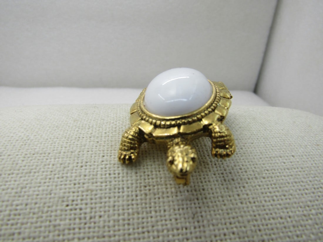 Vintage White Back Turtle Brooch, 1970's-1980' (1 of 7)
