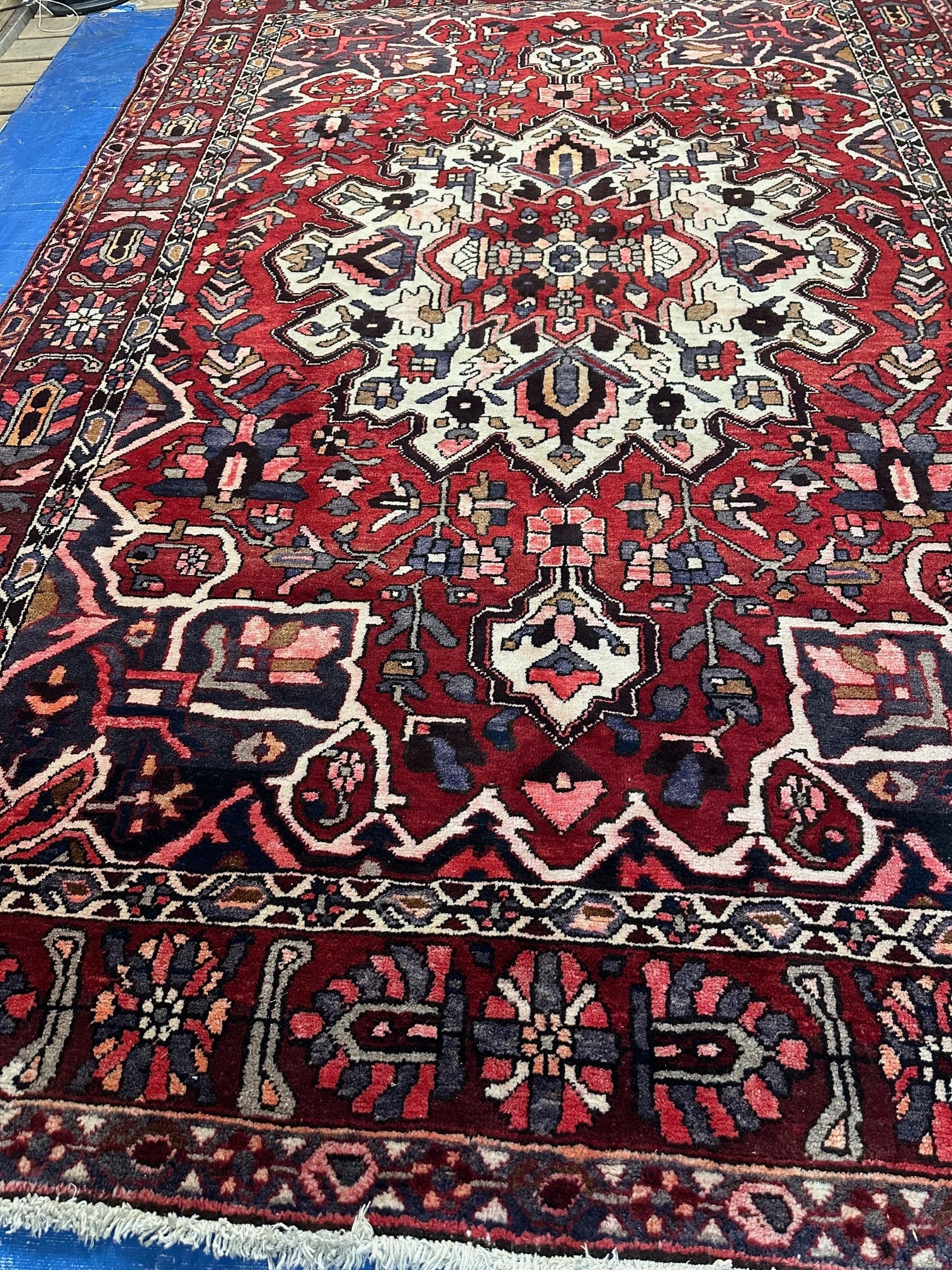 Hand Knotted Persian Bahkterie Rug 6.6x10.4 ft: Title: Hand Knotted Persian Bahkterie Rug 6.6x10.4 ft Description: Hand Knotted Persian Bahkterie Rug 6.6x10.4 ft Dimension:6.6x10.4 ft Circa : 1980 Origin : iran Material :100 % Wool Reserve: $400.00