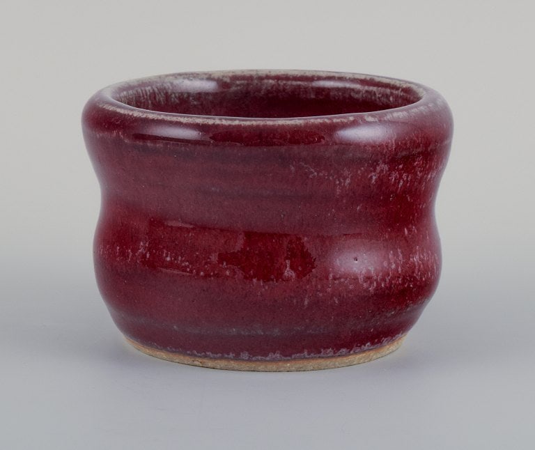 Snorre Stephensen, own workshop, unique ceramic bowl in oxblood glaze. (1 of 5)