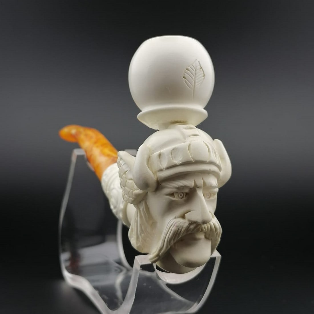 Viking Asterix Meerschaum Pipe and Cigarette Holder: Title: Viking Asterix Meerschaum Pipe and Cigarette Holder Materials: Meerschaum Dimension: 6.2 inch (16cm) Description: Viking Asterix,Hand carved Meerschaum Pipe and Cigarette Holder. Unique design 