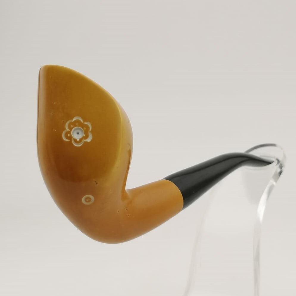 Freehand Classic Meerschaum Pipe: Title: Freehand Classic Meerschaum Pipe Materials: Meerschaum Dimension: 5.3 inch (13.5cm) Description: Freehand Classic,Hand carved Meerschaum Pipe. Made in Turkey,Eskisehir by Meerschaum Carve Maste