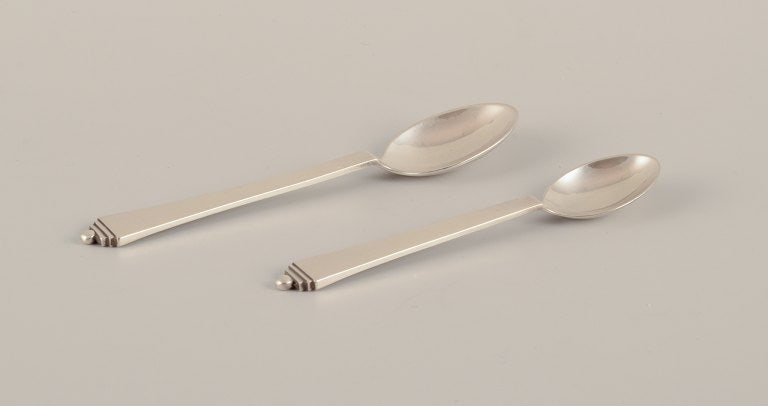 Georg Jensen Pyramid. Two coffee spoons in sterling silver.: Title: Georg Jensen Pyramid. Two coffee spoons in sterling silver. Description: Georg Jensen Pyramid. Two coffee spoons in sterling silver. With 1933-1944 hallmarks. Perfect condition. Length: 12.0 cm