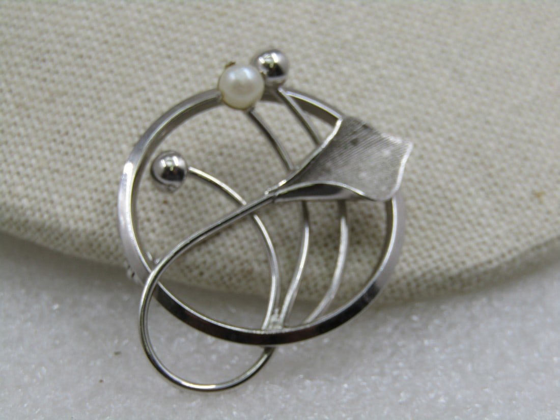 Vintage Sterling Silver Art Brooch, Calla Lily with Cultured Pearl, 4.86 gr. (1 of 1)