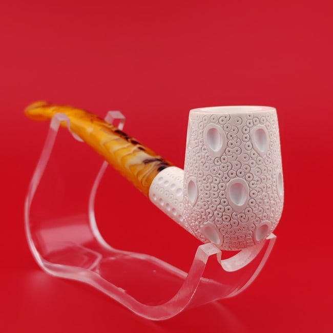 Classic Lattice Meerschaum Pipe: Title: Classic Lattice Meerschaum PipeMaterials: MeerschaumDimension: 5.1 inch (13cm)Additional Information: Classic Lattice,Hand carved Meerschaum Pipe.Made in Turkey,Eskisehir by Meerschaum Carve Ma