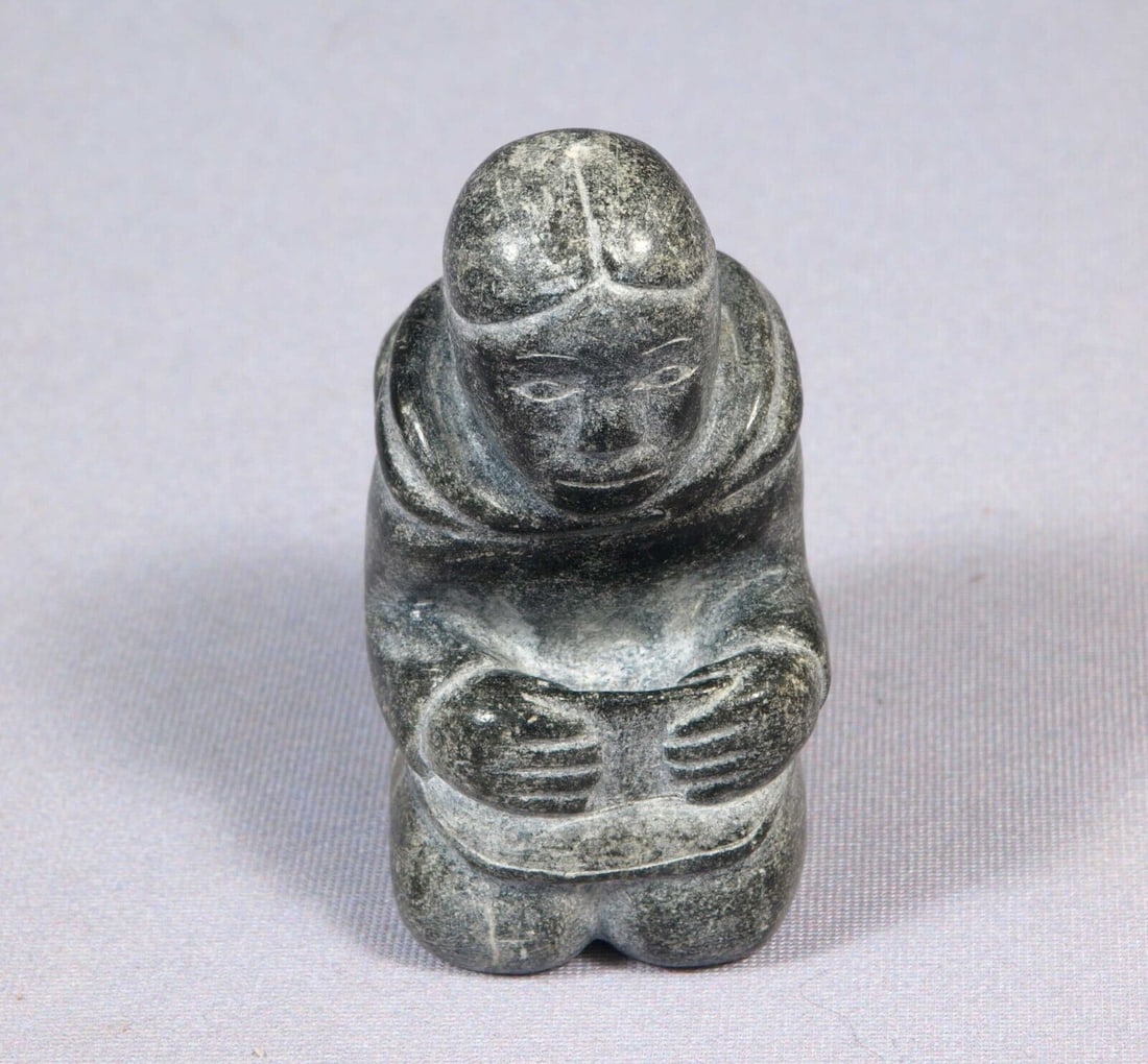 Inuit Eskimo Native American Soapstone SIGNED Makusi Qalingu Angutikirq (1 of 5)