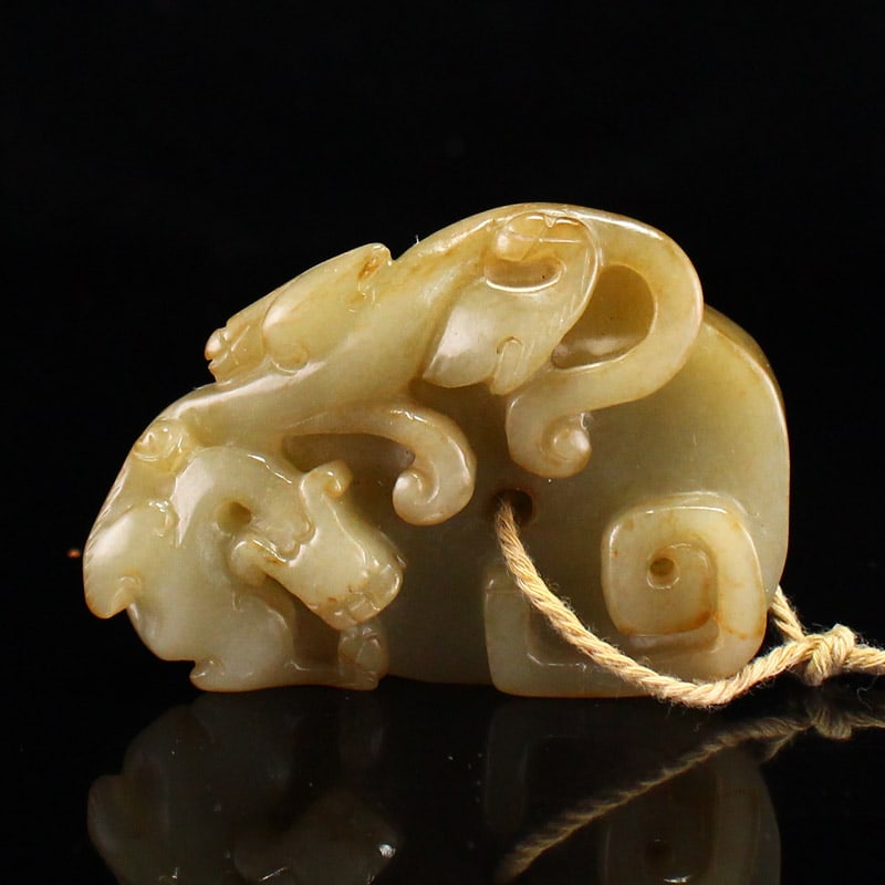 Old Chinese Hetian Jade Carved Chi Dragon Pendant (1 of 8)