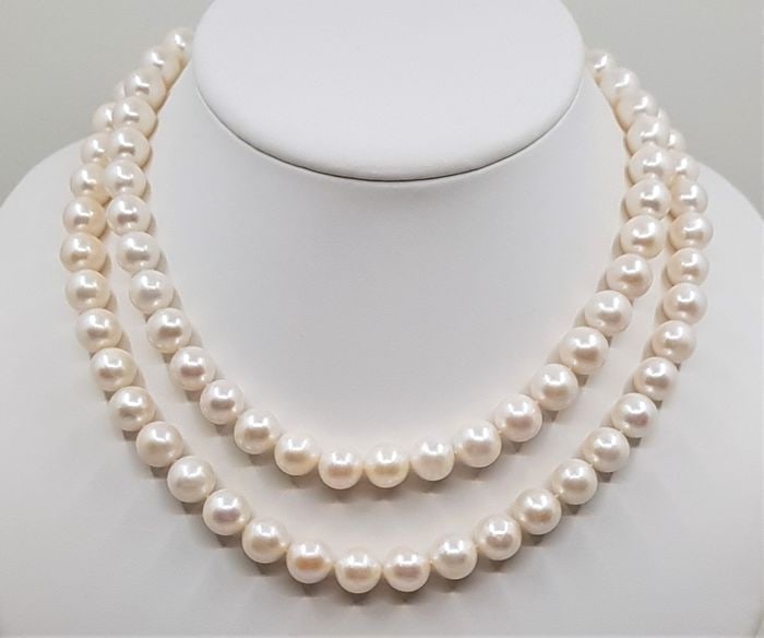 14 kt. Yellow Gold - 14x15mm Large Golden South Sea Pearl - Necklace with pendant - 0.04 ct: Title: 14 kt. Yellow Gold - 14x15mm Large Golden South Sea Pearl - Necklace with pendant - 0.04 ct Description: Emerging from the warm oceans of Australia, this South Sea pearl has a natural beautiful