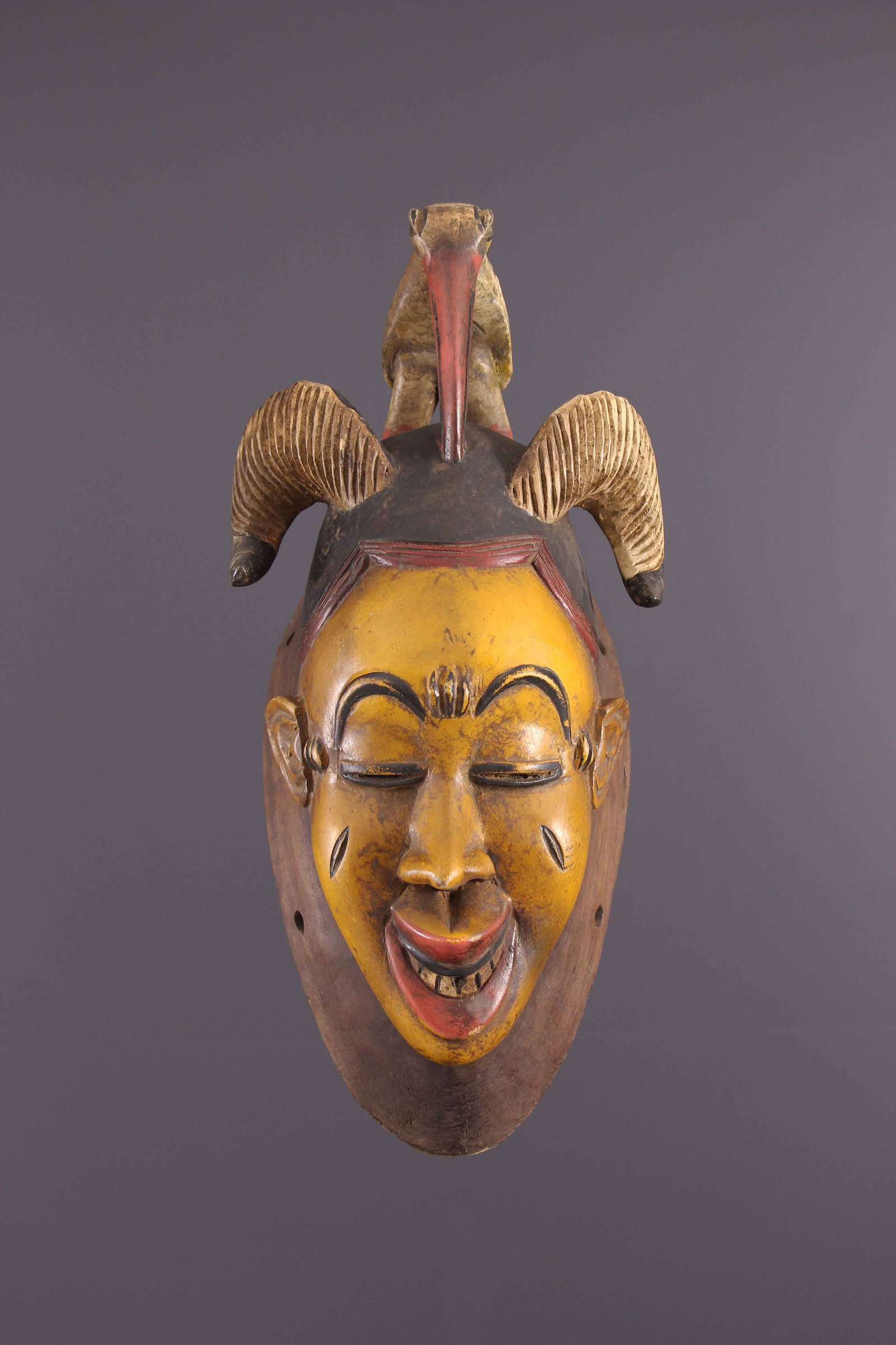 Guro mask - Ivory Coast - African Art Tribal Art: Title: Guro mask - Ivory Coast - African Art Tribal Art Date/Period: contemporary Origin: Ivory Coast Dimension: 15,75 Inch Materials: wood Weight: 2,21 Pounds Item type: masks Provenance: The collect
