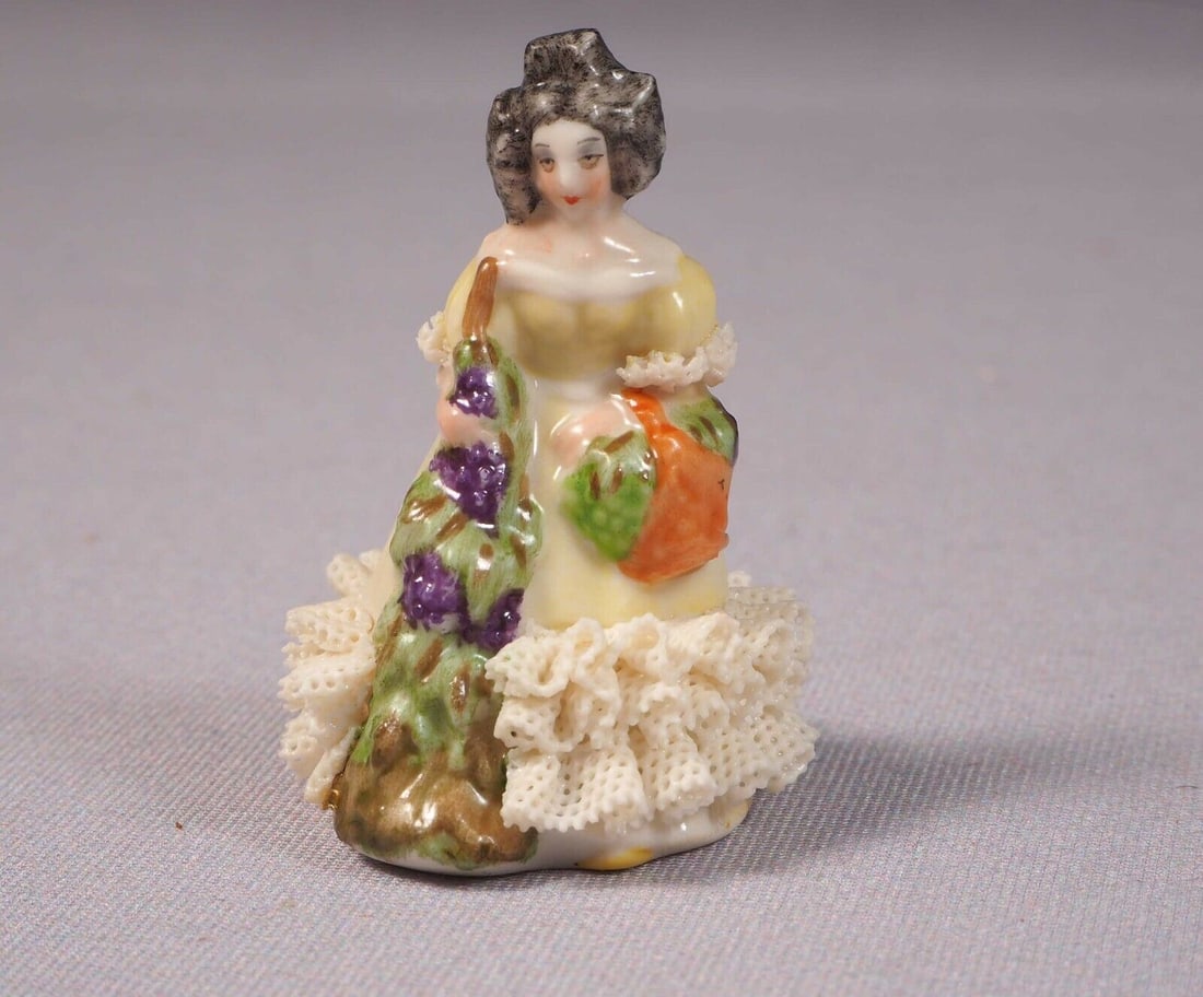 Irish Dresden Lace Figurine Girl Lady Small Flowers (1 of 5)