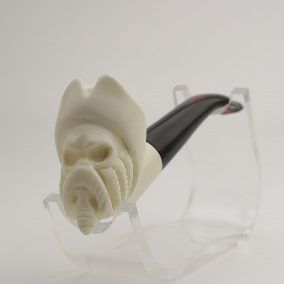 Davy Jones Meerschaum Cigarette Holder: Title: Davy Jones Meerschaum Cigarette Holder Materials: Meerschaum Dimension: 4.33 inch(11cm) Additional Information: Davy Jones,Hand carved Meerschaum Cigarette Holder. Made in Turkey,Eskisehir by M