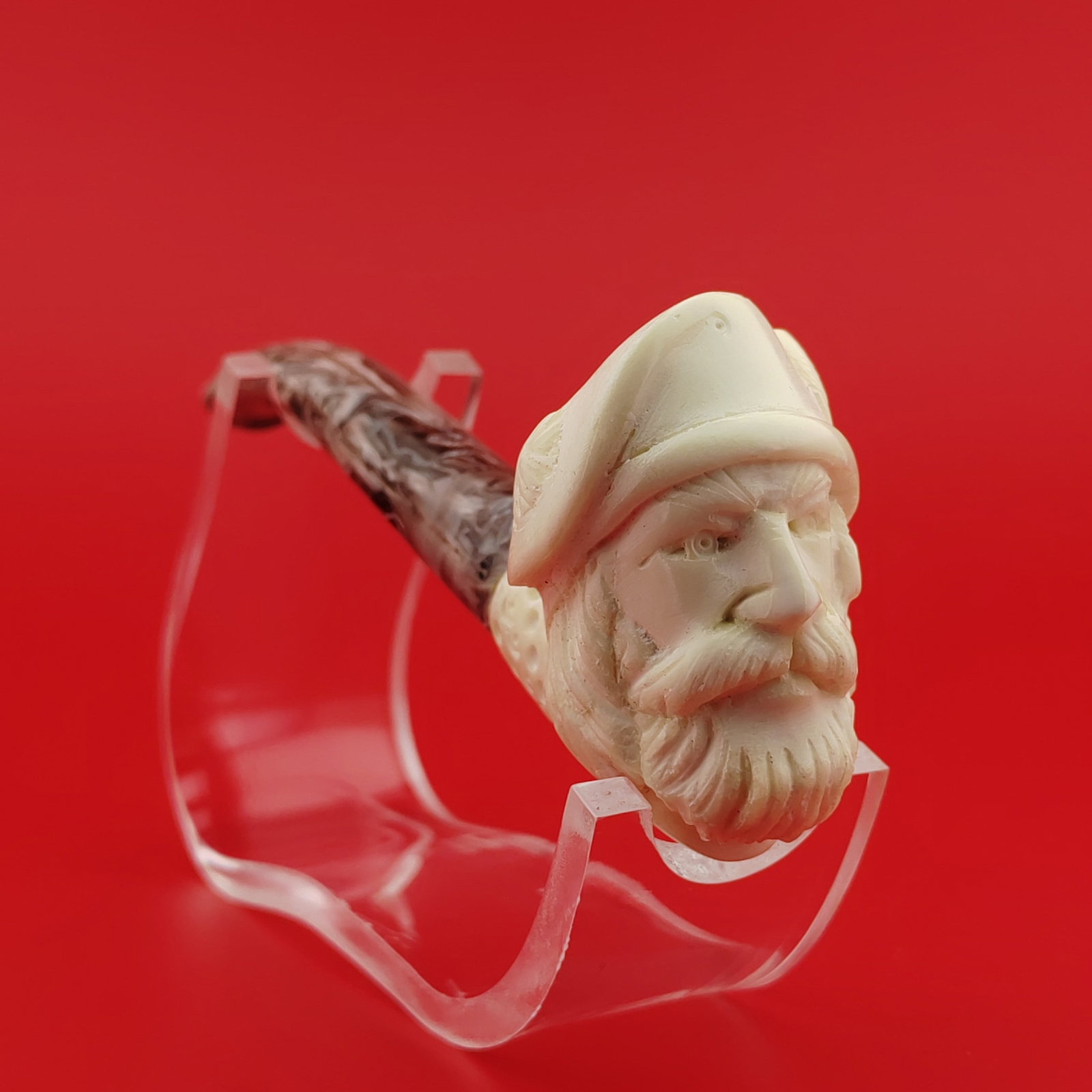Scotch Soldier Meerschaum Pipe: Title: Scotch Soldier Meerschaum Pipe Materials: Meerschaum Dimension: 4.9 inch (12.5cm) Additional Information: Scotch Soldier,Hand carved Meerschaum Pipe. Made in Turkey,Eskisehir by Meerschaum Carv