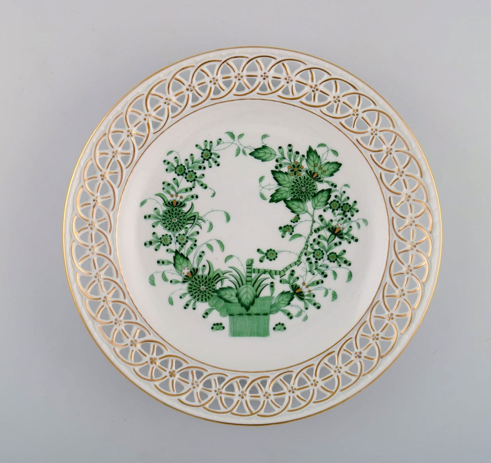 Herend Green Chinese plate in openwork hand-painted porcelain. Mid-20th century. (1 of 4)