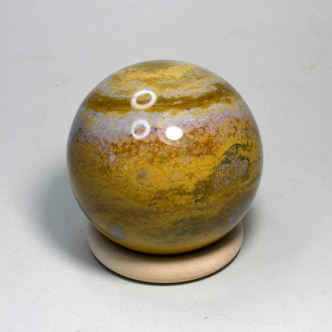 Fine 6.7 cm Polished Ocean Jasper sphere: Title: Fine 6.7 cm Polished Ocean Jasper sphere Origin: Madagascar Size: 6.7 cm diameter Description: Species: Jasper (Ocean Jasper) Locality: Madagascar Diameter: 6.7 cm Weight: 0.43 kg Fine polished